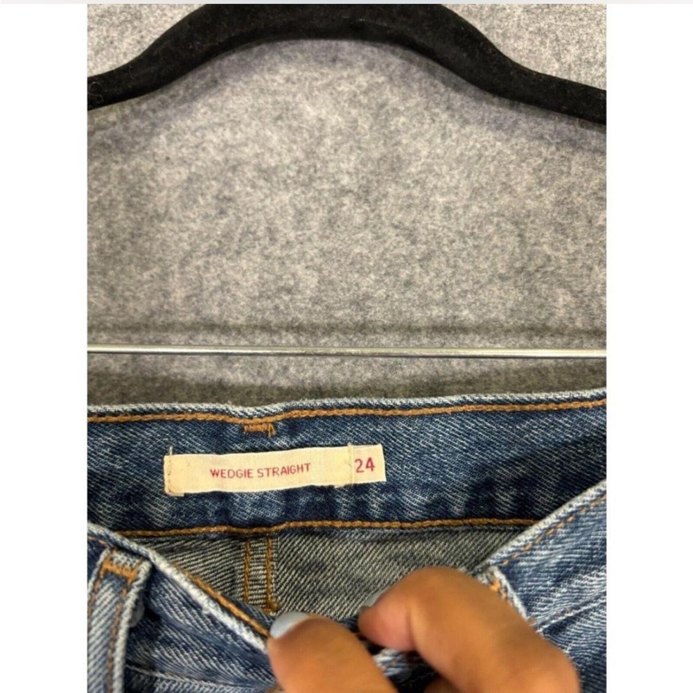 Levis Premium Wedgie Straight Jeans Womens 24 - Picture 2 of 5